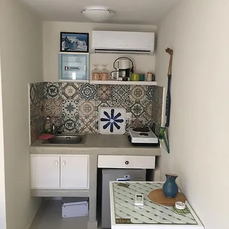 Cosy In Santorini