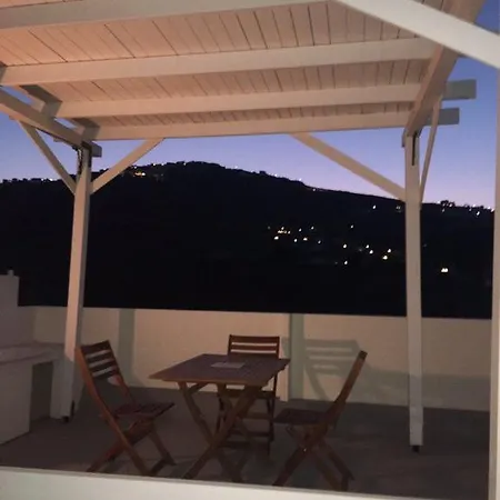 Cosy In Santorini 公寓