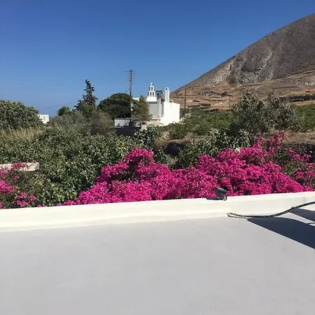 Cosy In Santorini