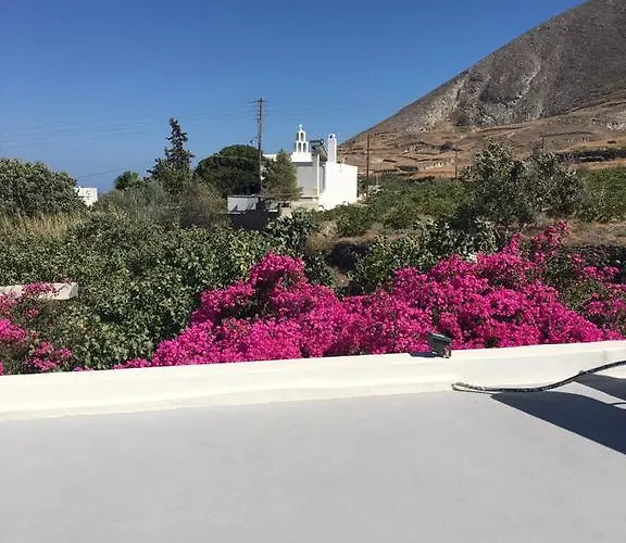 Cosy In Santorini