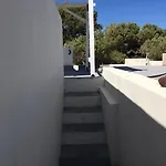 Cosy In Santorini *